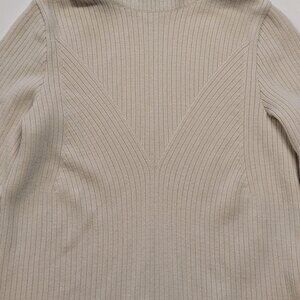 GEIGER VTG Womens Sz 40 Ivory Ribbed 100% Pure Wool Knit Turtleneck Sweater
